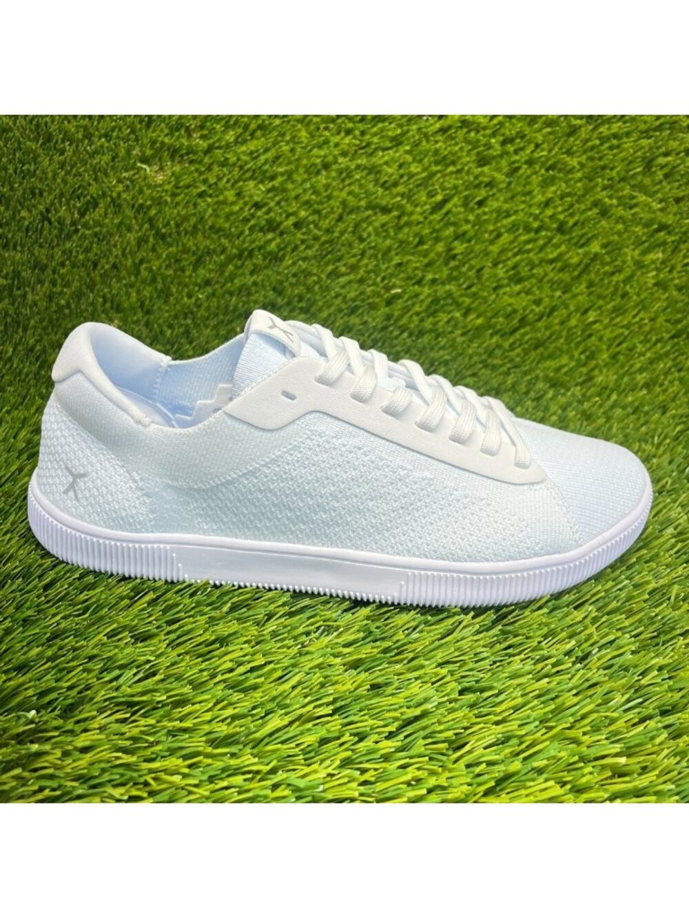 Flux Adapt Trainer White Mens Size 8 Womens Size 9 Barefoot Running Shoes